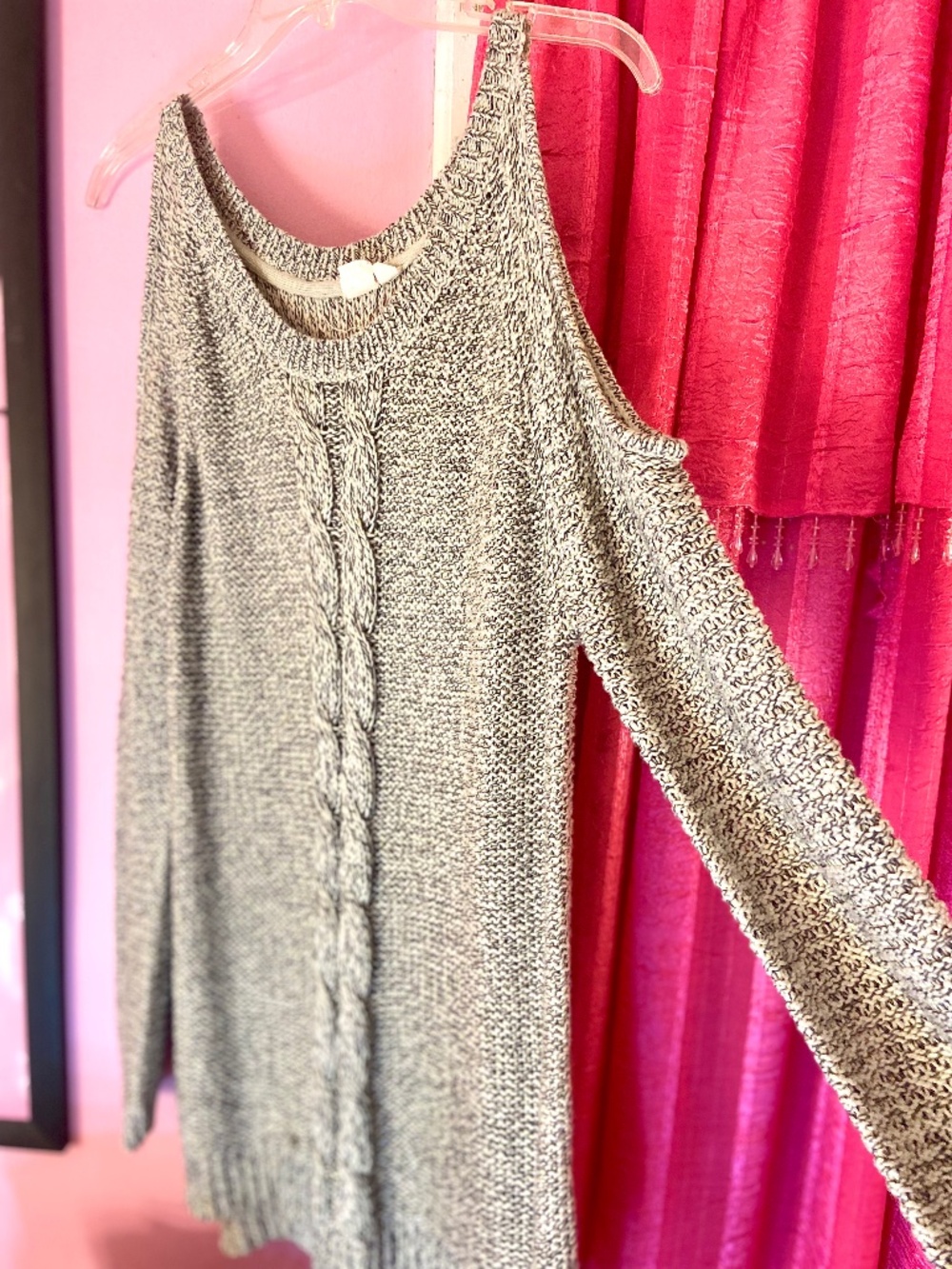 Cable Knit Cold Shoulder Sweater Top Tunic Pure Gray Contemporary Women’s Medium
